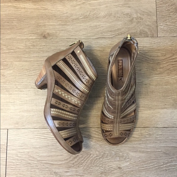 Pikolinos Mid Heel Sandals - Picture 2 of 13